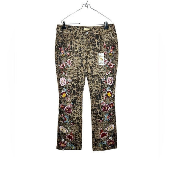 Home Folk Women’s Embroidered Floral Bootcut Jeans - Picture 1 of 12